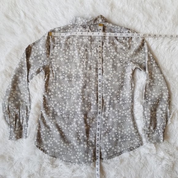 Ladies Grey and White Button Up Shirt with Stars - Picture 4 of 7